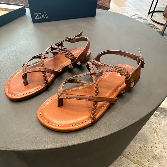 NWT Francesca's MIA Dannie Tan/Brown Sandals - Picture 1 of 6